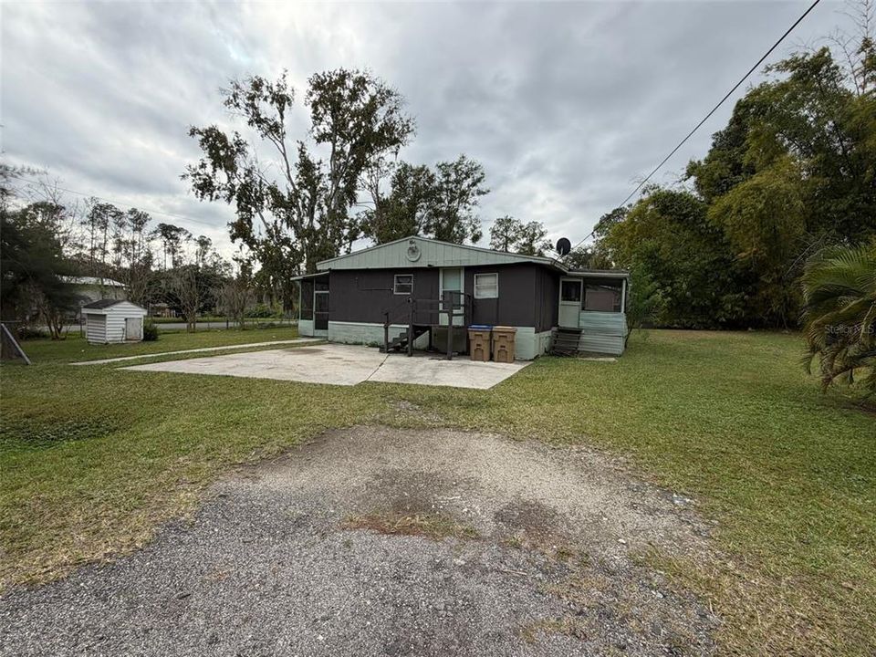 For Sale: $162,000 (3 beds, 1 baths, 784 Square Feet)