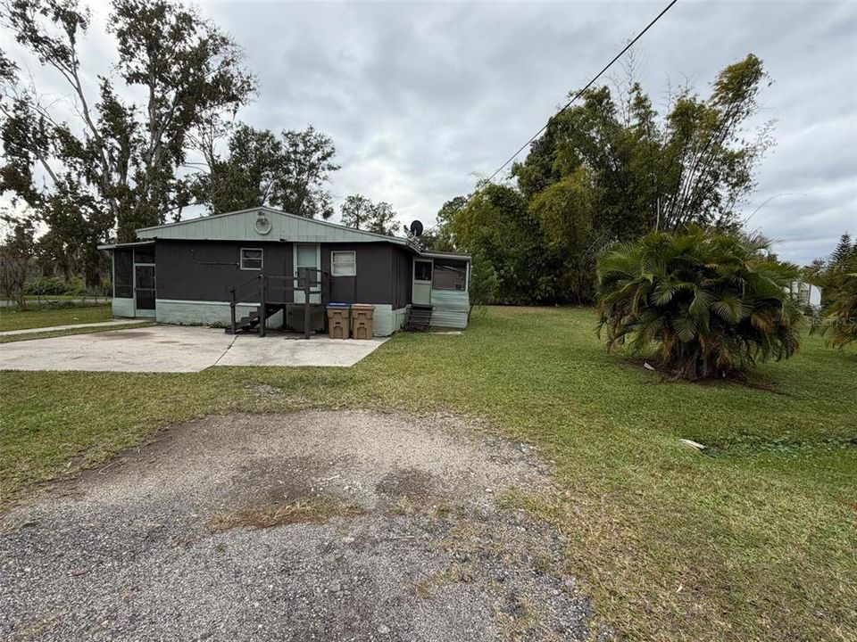 For Sale: $162,000 (3 beds, 1 baths, 784 Square Feet)