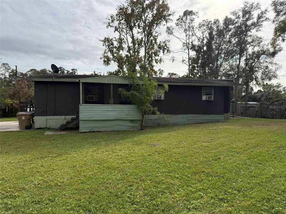 For Sale: $162,000 (3 beds, 1 baths, 784 Square Feet)