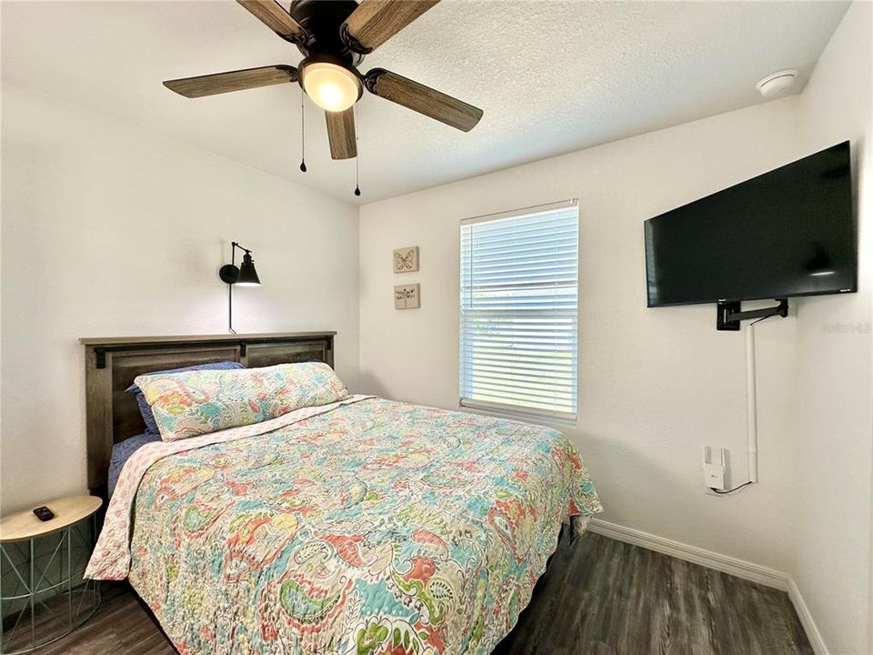 For Sale: $275,000 (3 beds, 2 baths, 1075 Square Feet)