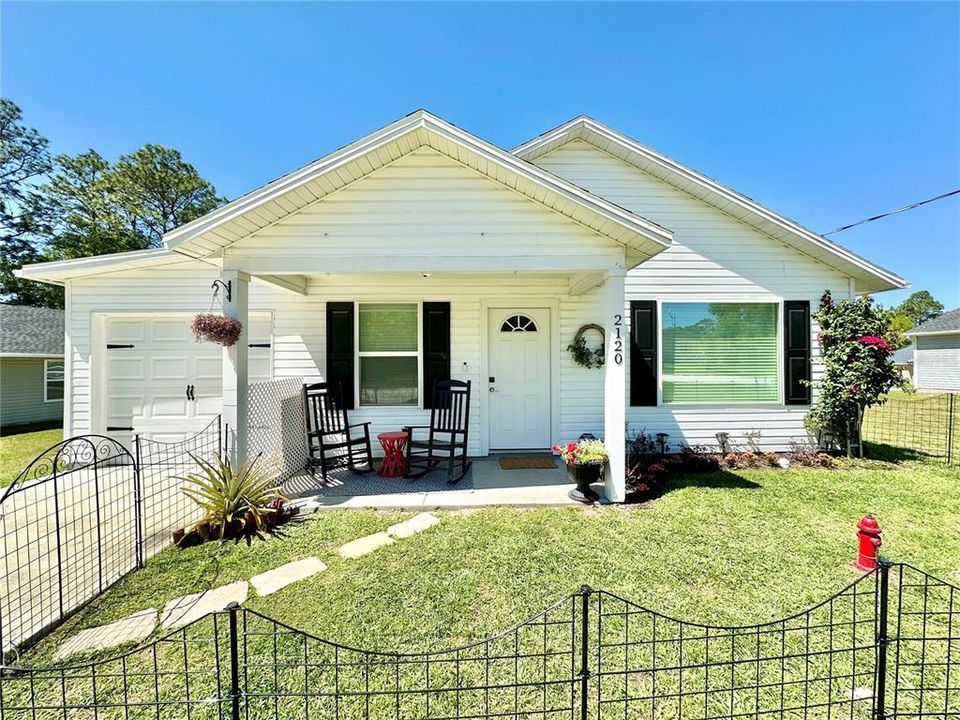 For Sale: $275,000 (3 beds, 2 baths, 1075 Square Feet)