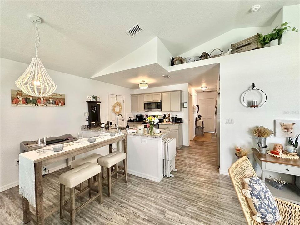 For Sale: $275,000 (3 beds, 2 baths, 1075 Square Feet)