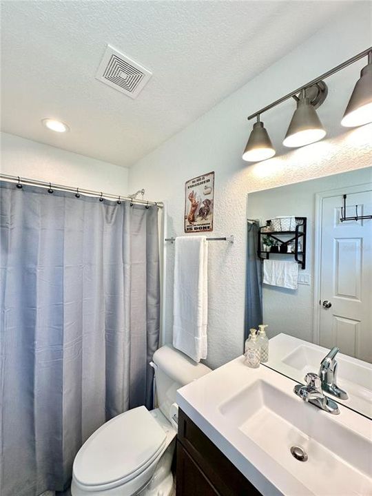 For Sale: $275,000 (3 beds, 2 baths, 1075 Square Feet)