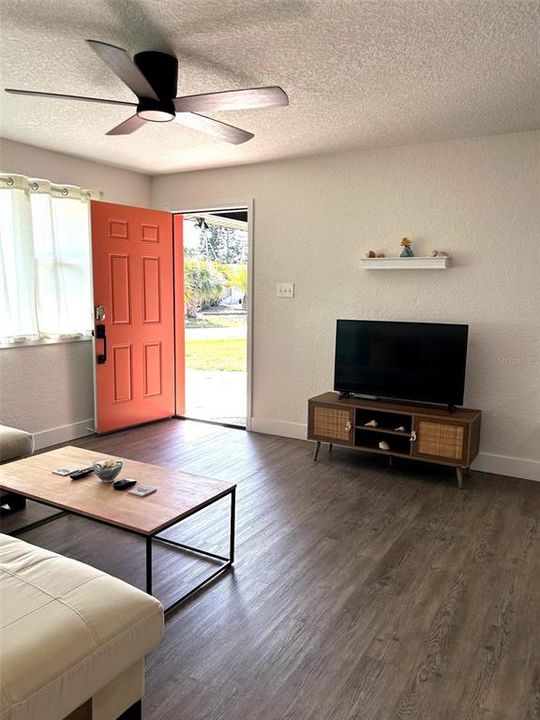 En Venta: $340,000 (2 camas, 1 baños, 955 Pies cuadrados)