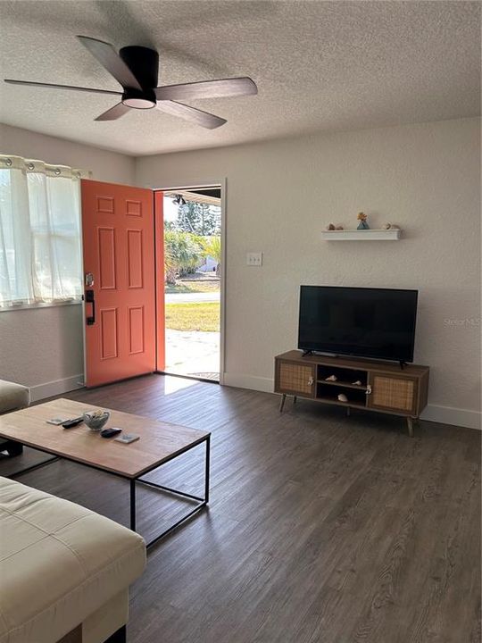 En Venta: $340,000 (2 camas, 1 baños, 955 Pies cuadrados)