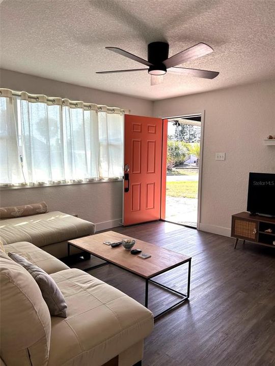 En Venta: $340,000 (2 camas, 1 baños, 955 Pies cuadrados)