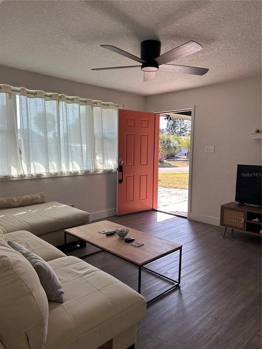 En Venta: $340,000 (2 camas, 1 baños, 955 Pies cuadrados)