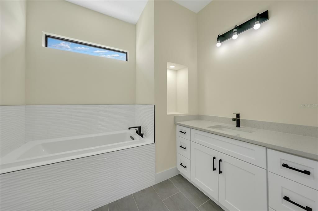 На продажу: $489,000 (3 спален, 2 ванн, 1810 Квадратных фут)