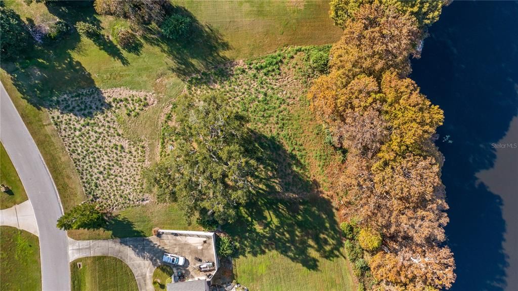 待售: $545,000 (1.27 acres)