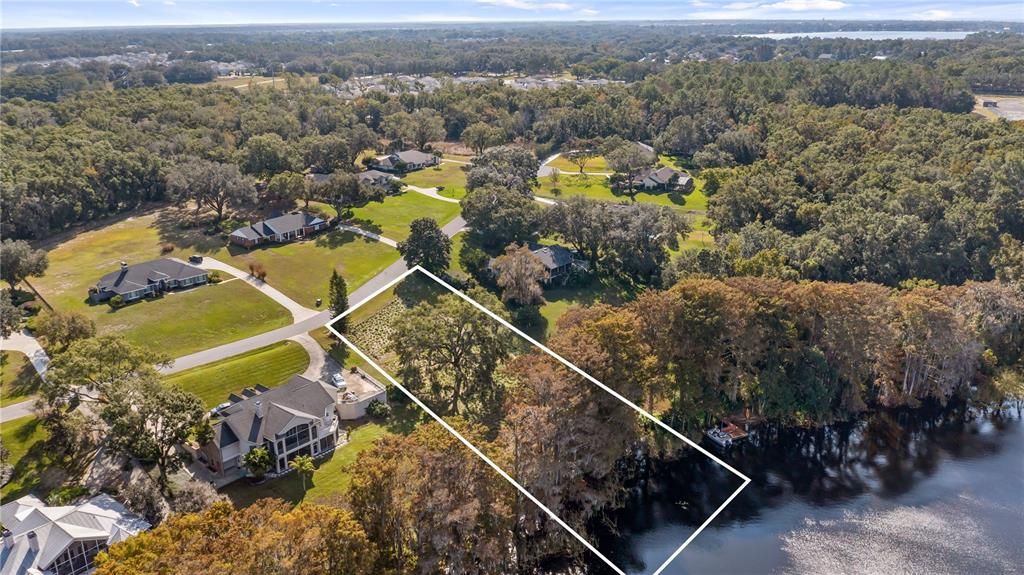 待售: $545,000 (1.27 acres)