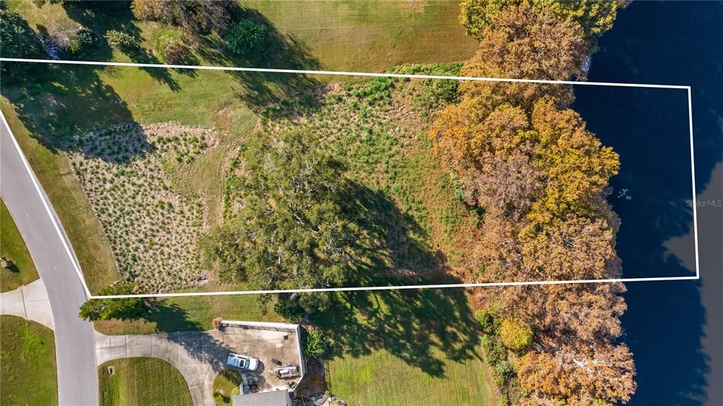 待售: $545,000 (1.27 acres)