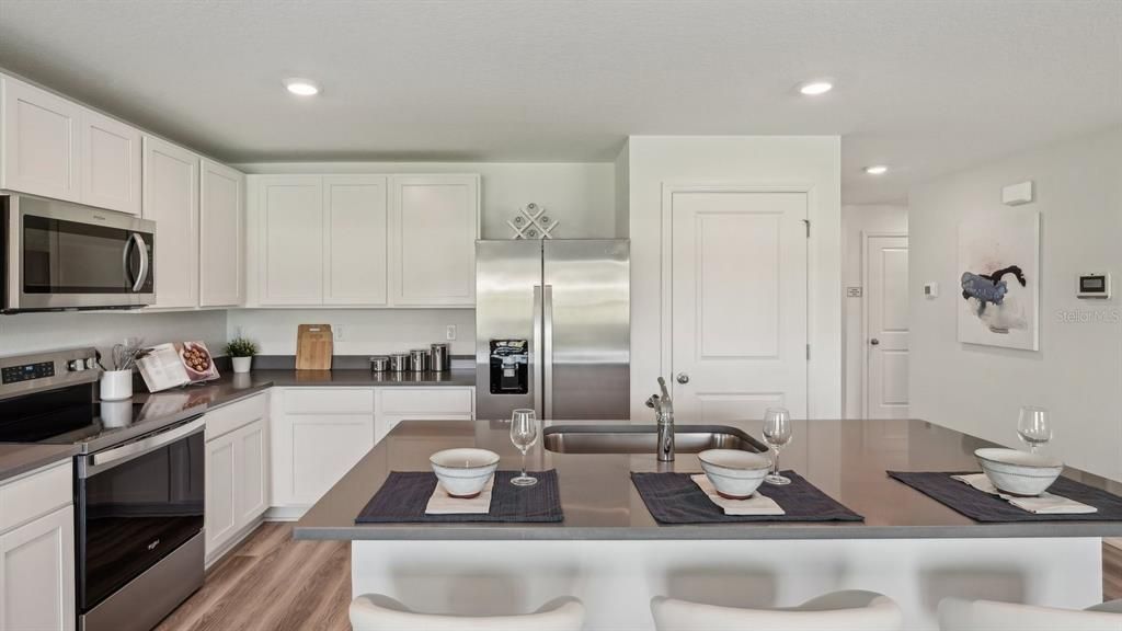 For Sale: $289,965 (4 beds, 2 baths, 1498 Square Feet)