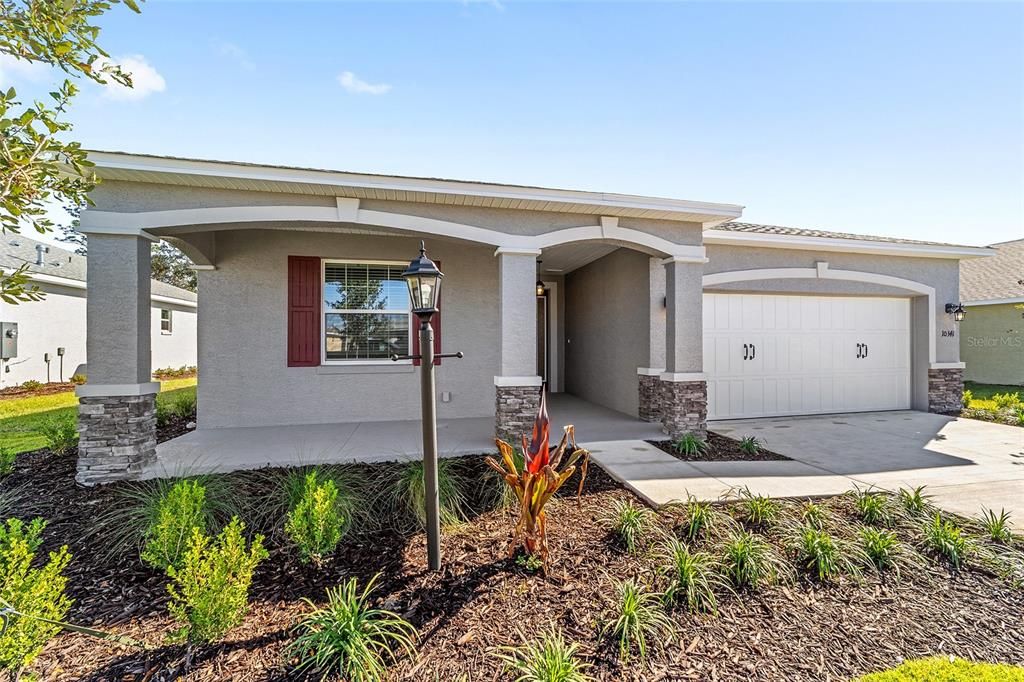 Active With Contract: $356,000 (3 beds, 2 baths, 1967 Square Feet)
