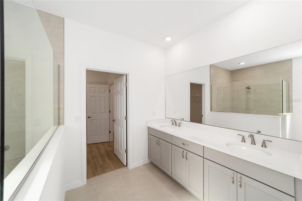 Active With Contract: $356,000 (3 beds, 2 baths, 1967 Square Feet)