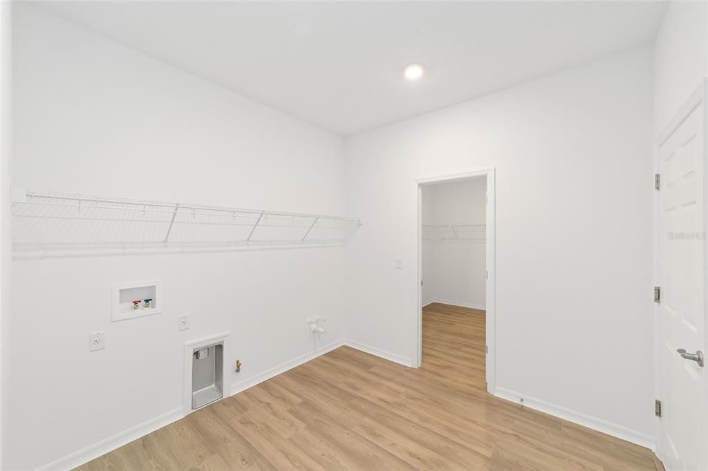 Active With Contract: $356,000 (3 beds, 2 baths, 1967 Square Feet)