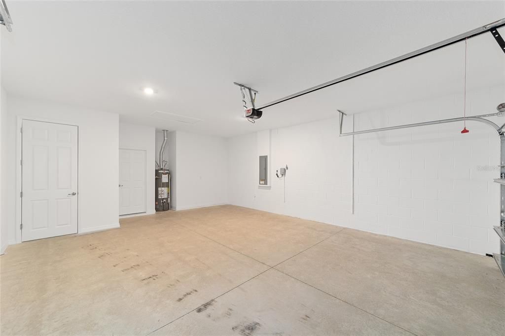 Active With Contract: $356,000 (3 beds, 2 baths, 1967 Square Feet)