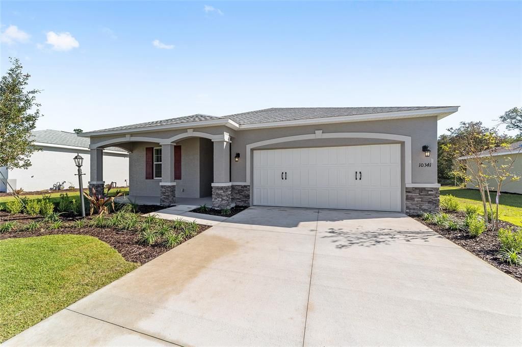 Active With Contract: $356,000 (3 beds, 2 baths, 1967 Square Feet)