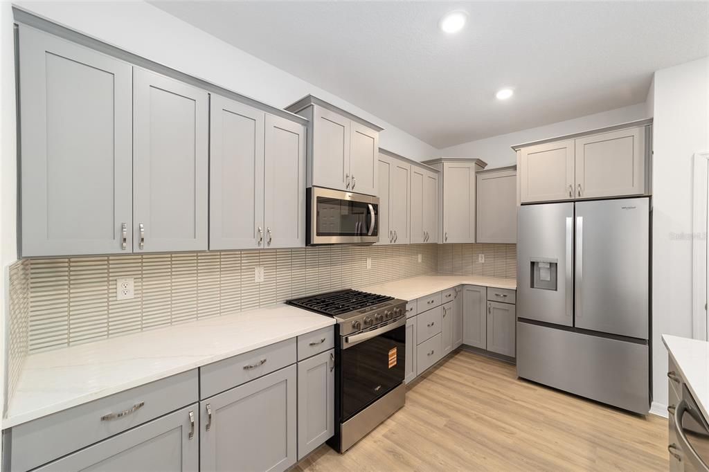 Active With Contract: $356,000 (3 beds, 2 baths, 1967 Square Feet)