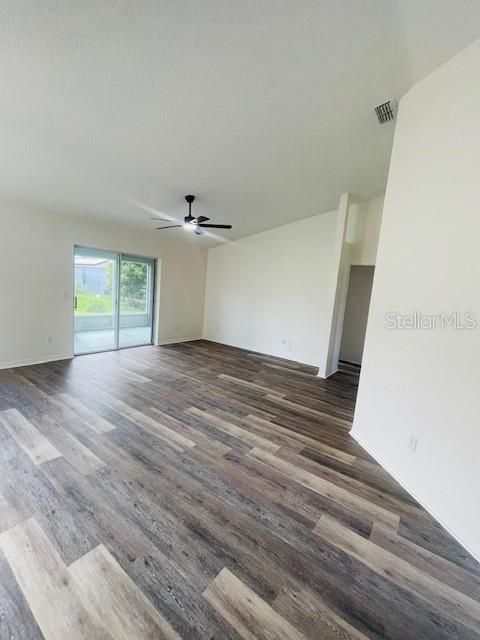 For Sale: $309,000 (3 beds, 2 baths, 1910 Square Feet)