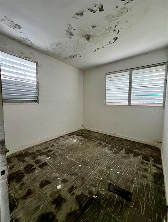 For Sale: $155,000 (3 beds, 1 baths, 1200 Square Feet)