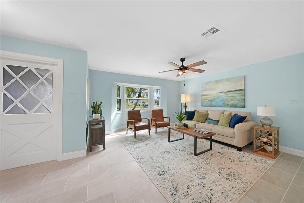 待售: $359,000 (3 贝兹, 2 浴室, 1337 平方英尺)