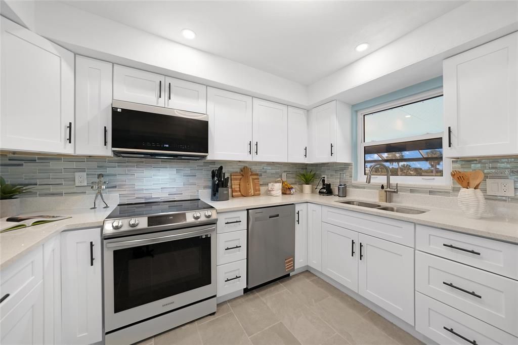 待售: $359,000 (3 贝兹, 2 浴室, 1337 平方英尺)