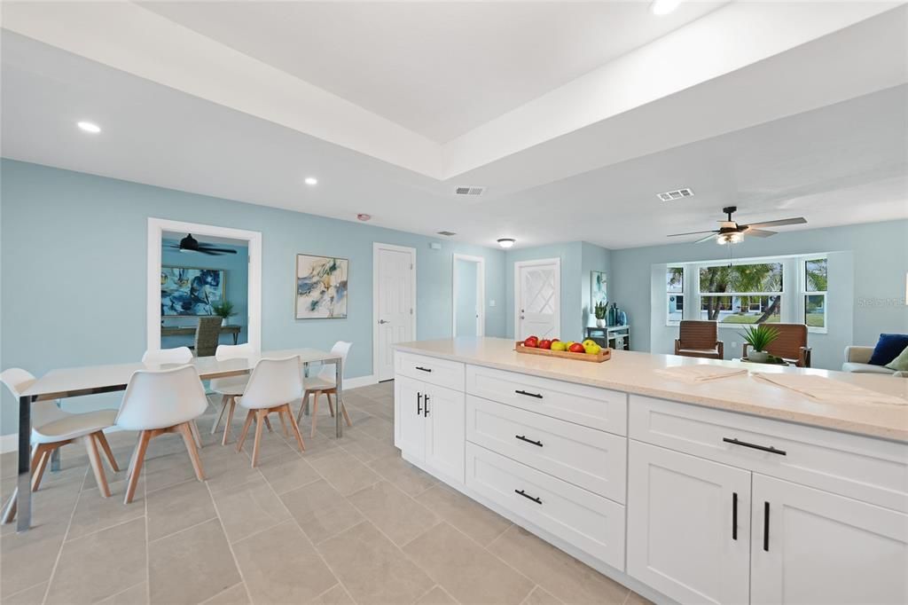 待售: $359,000 (3 贝兹, 2 浴室, 1337 平方英尺)