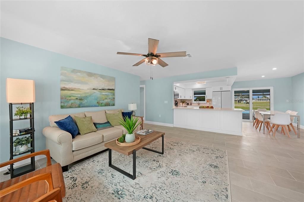 待售: $359,000 (3 贝兹, 2 浴室, 1337 平方英尺)