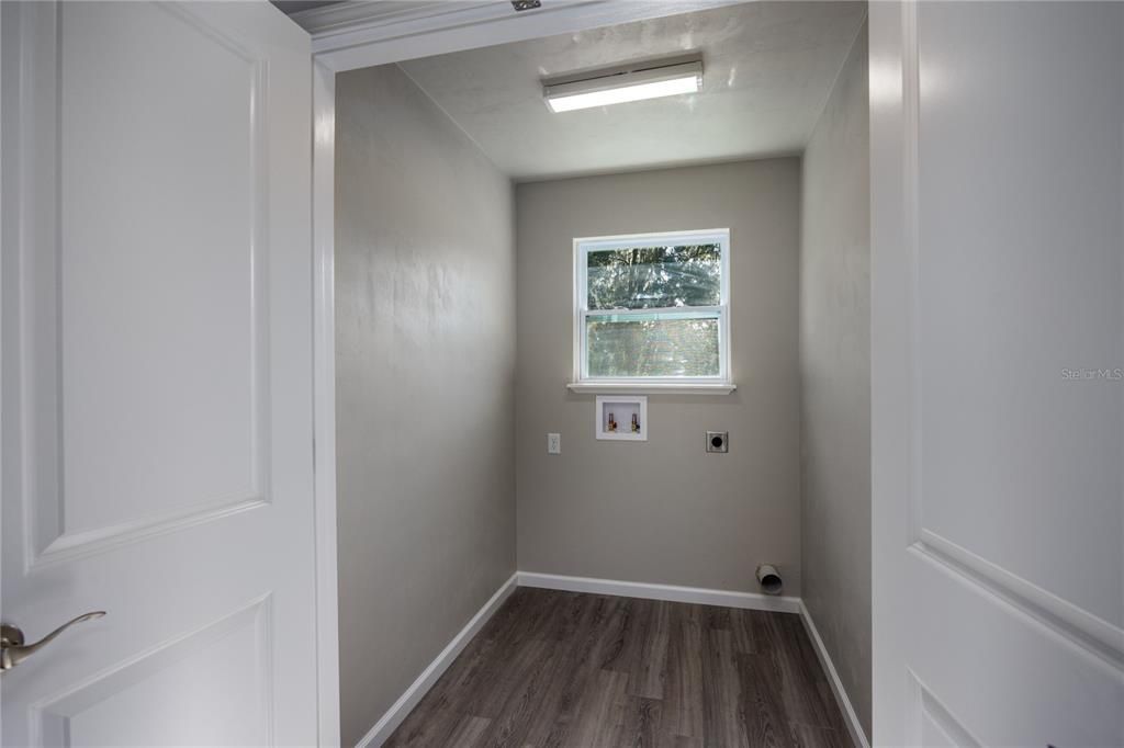 For Sale: $250,000 (3 beds, 2 baths, 1166 Square Feet)