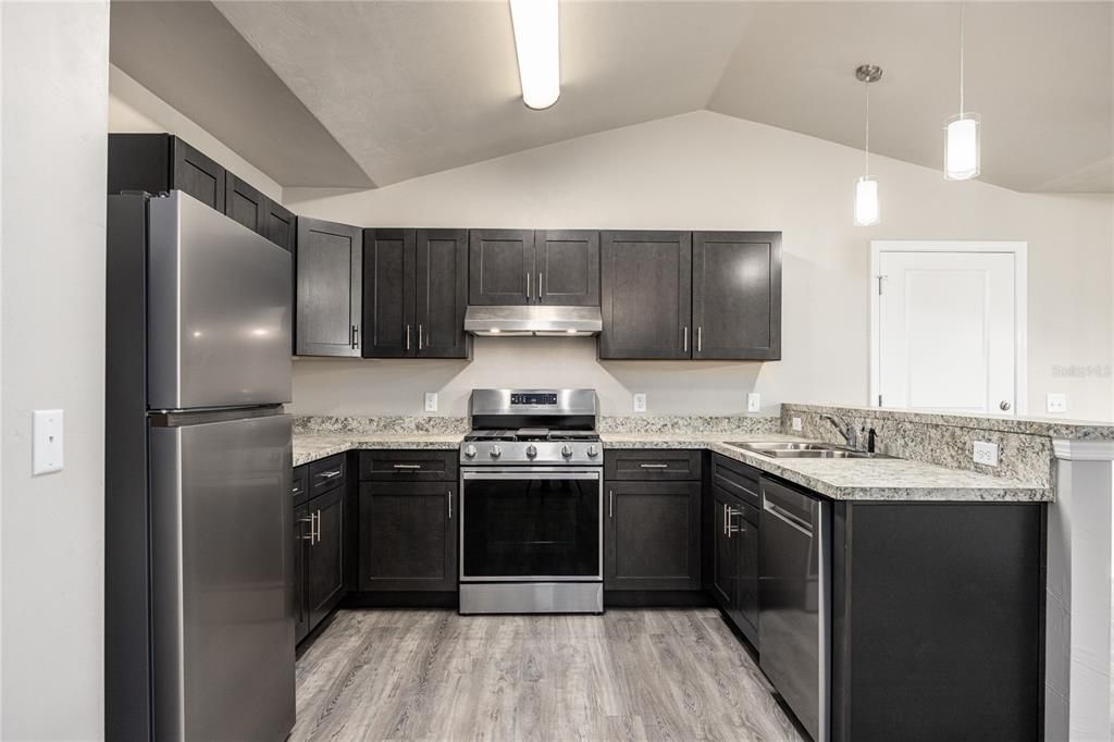 For Sale: $250,000 (3 beds, 2 baths, 1166 Square Feet)