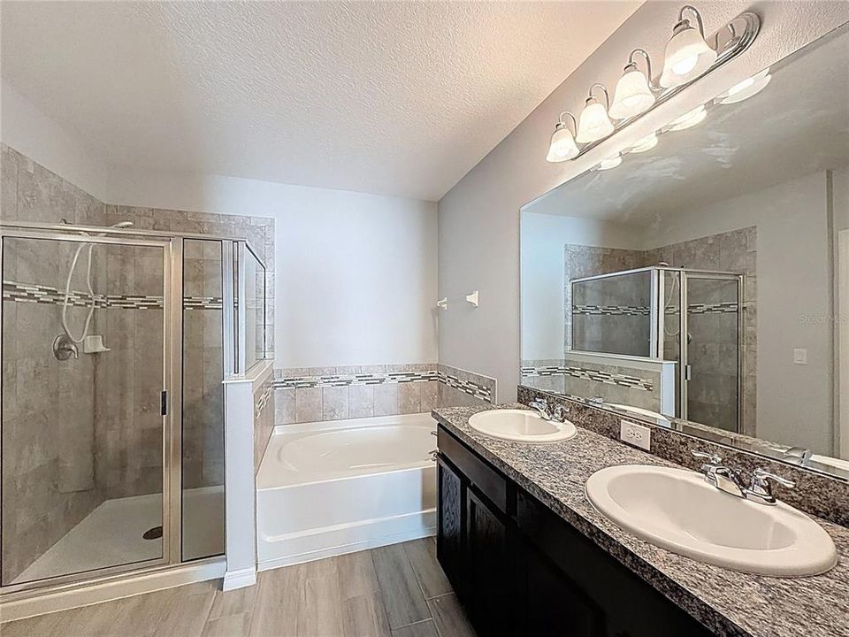 В аренду: $2,200 (4 спален, 2 ванн, 1972 Квадратных фут)