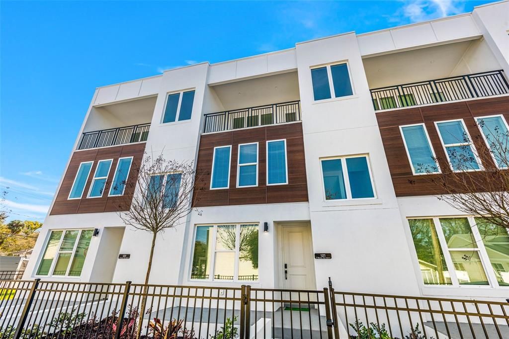 В аренду: $3,800 (3 спален, 3 ванн, 2264 Квадратных фут)