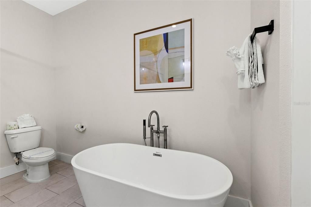 В аренду: $3,800 (3 спален, 3 ванн, 2264 Квадратных фут)