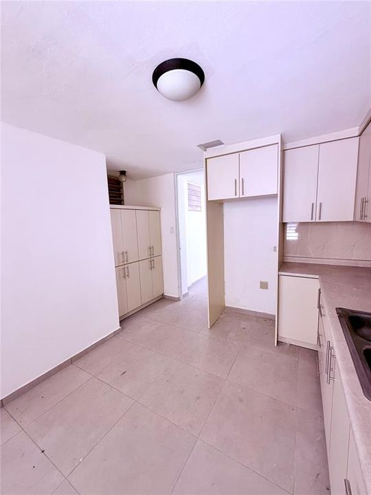 For Sale: $375,000 (4 beds, 2 baths, 1850 Square Feet)