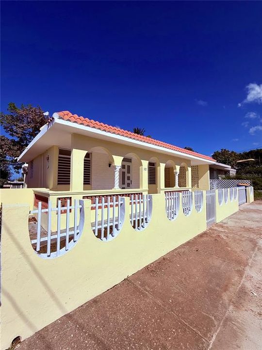 For Sale: $375,000 (4 beds, 2 baths, 1850 Square Feet)