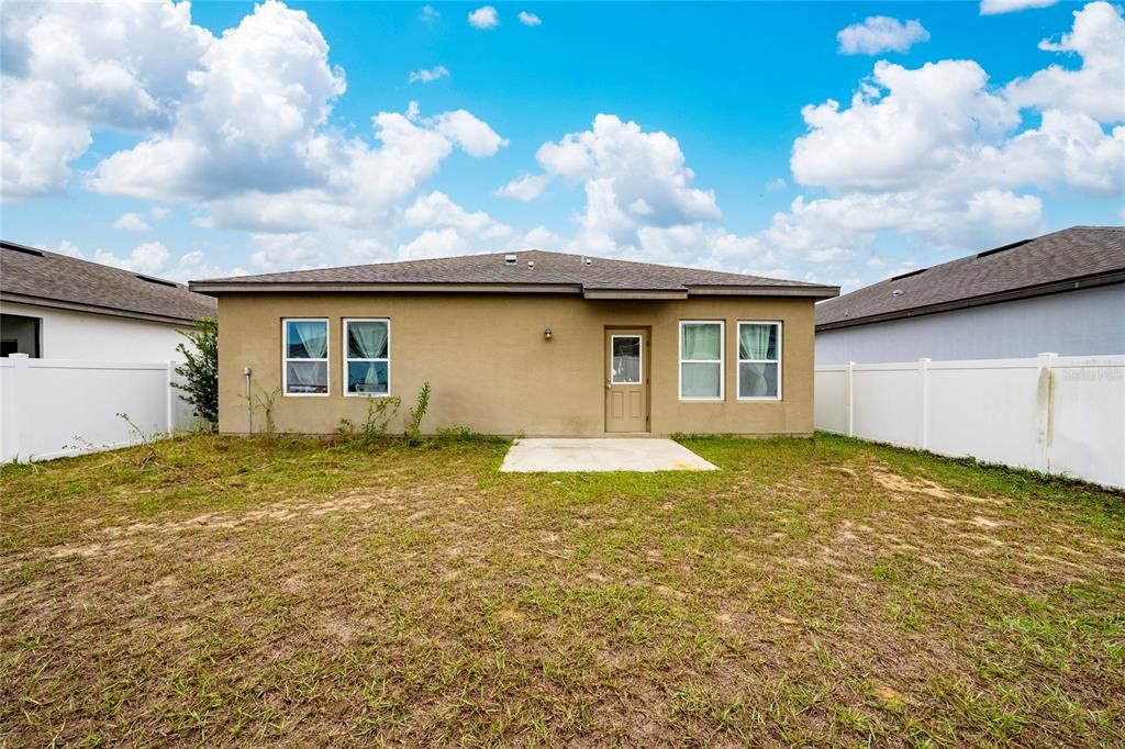 For Rent: $2,200 (3 beds, 2 baths, 1414 Square Feet)