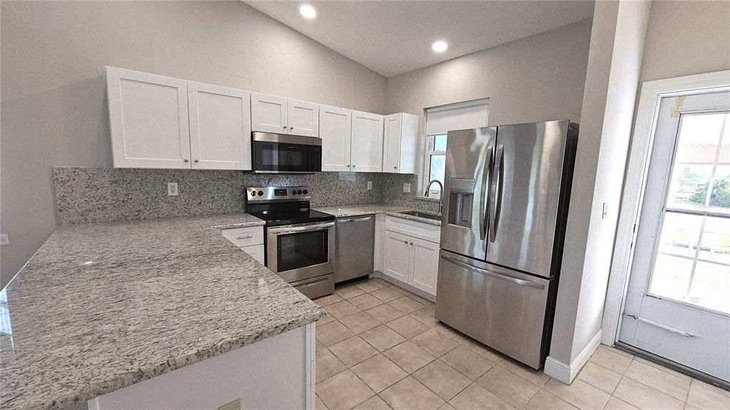 出租: $1,525 (2 贝兹, 2 浴室, 1134 平方英尺)