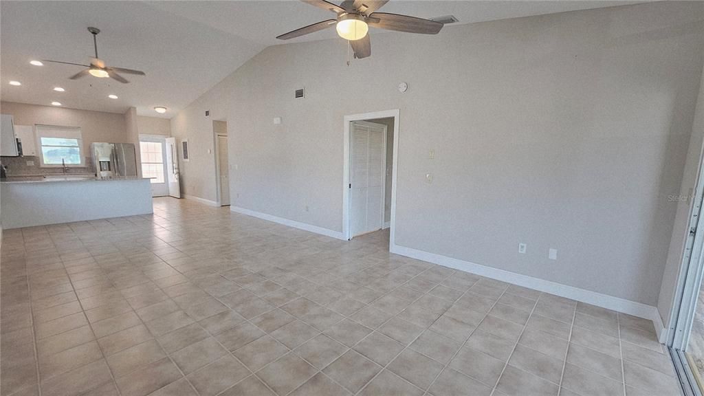 出租: $1,525 (2 贝兹, 2 浴室, 1134 平方英尺)