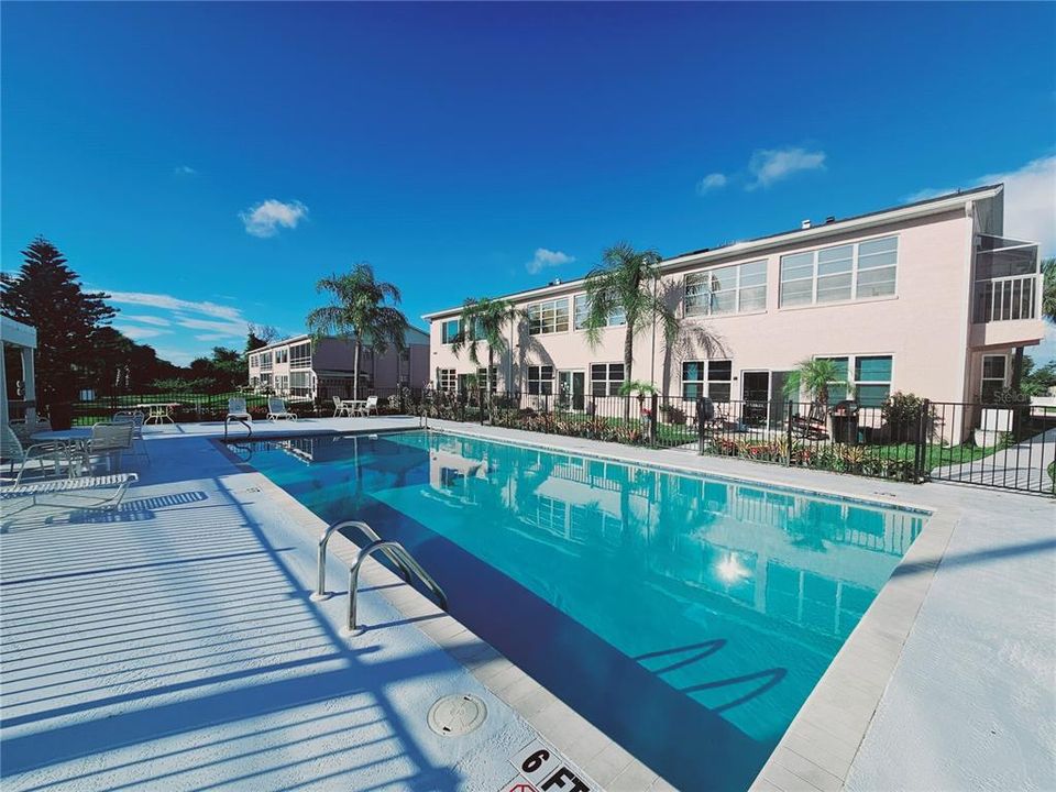 出租: $1,525 (2 贝兹, 2 浴室, 1134 平方英尺)