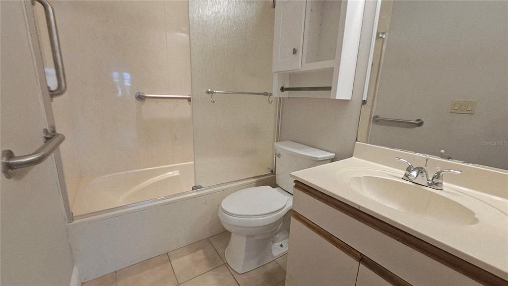 出租: $1,525 (2 贝兹, 2 浴室, 1134 平方英尺)