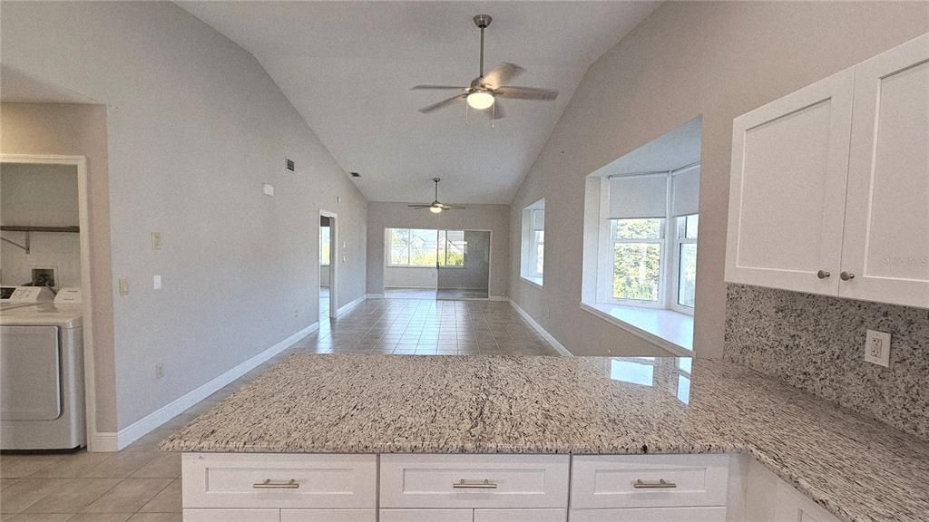 出租: $1,525 (2 贝兹, 2 浴室, 1134 平方英尺)