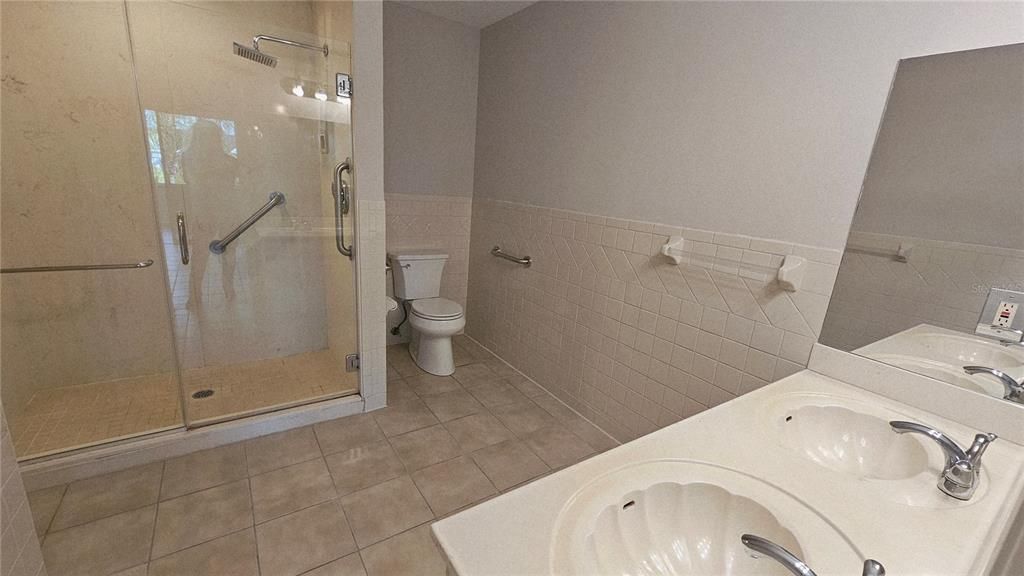 出租: $1,525 (2 贝兹, 2 浴室, 1134 平方英尺)