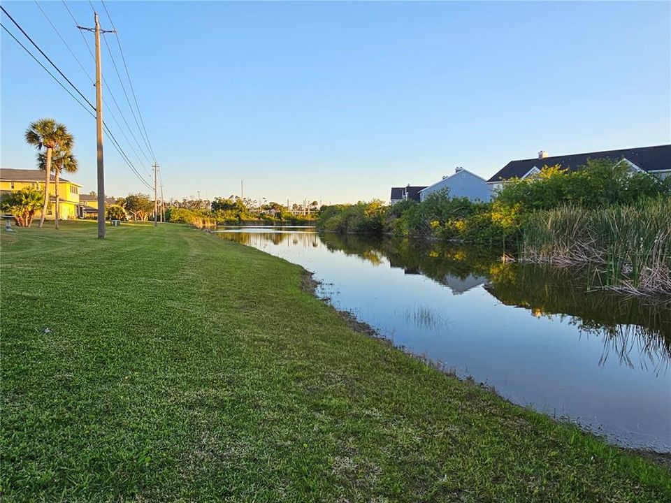 出租: $1,525 (2 贝兹, 2 浴室, 1134 平方英尺)