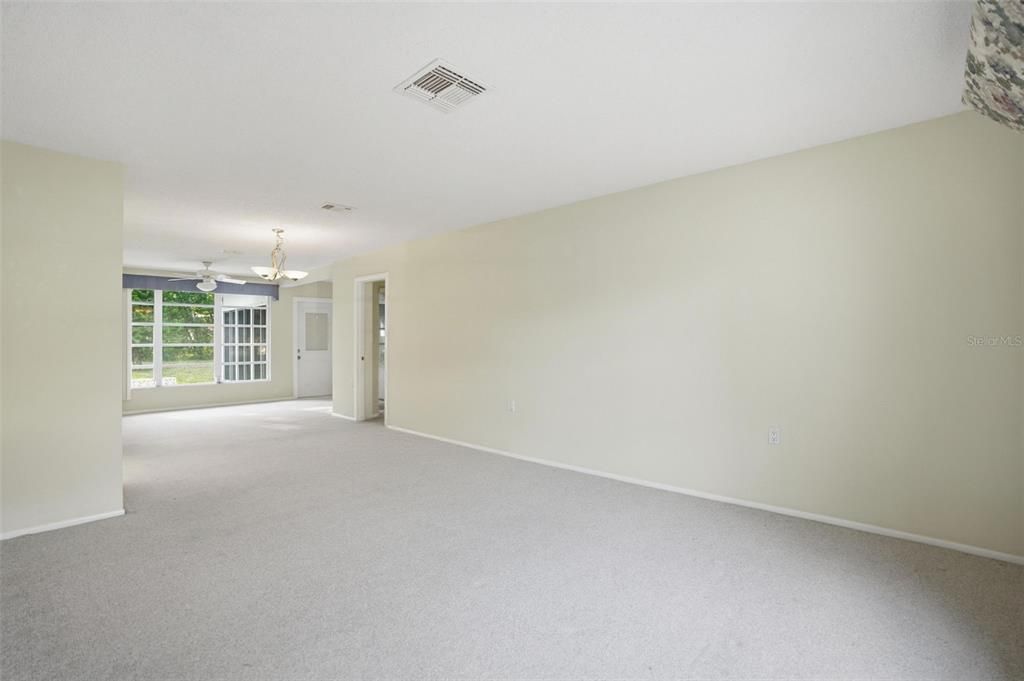 出租: $1,995 (3 贝兹, 3 浴室, 2066 平方英尺)