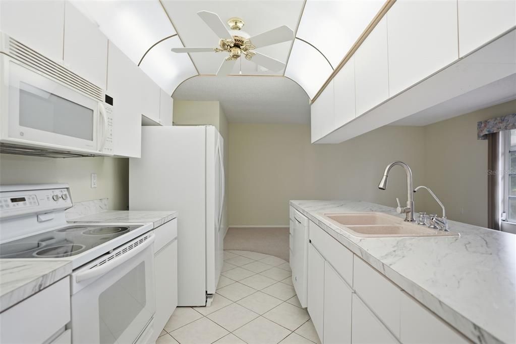 出租: $1,995 (3 贝兹, 3 浴室, 2066 平方英尺)