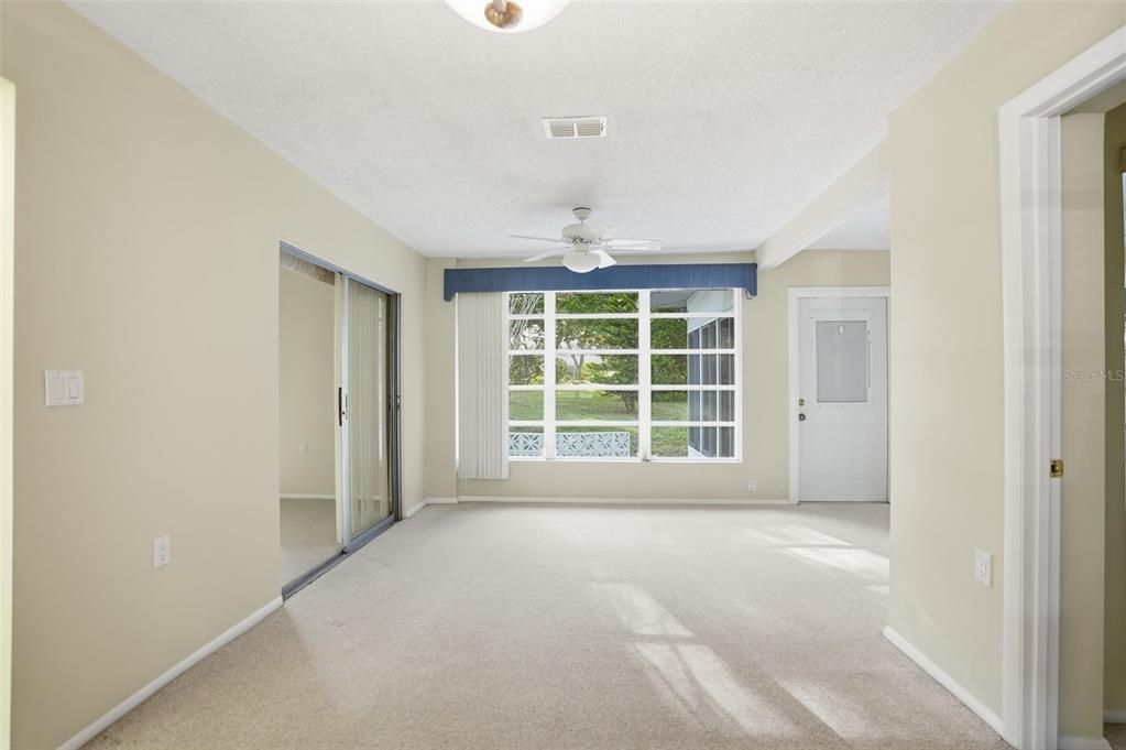 出租: $1,995 (3 贝兹, 3 浴室, 2066 平方英尺)