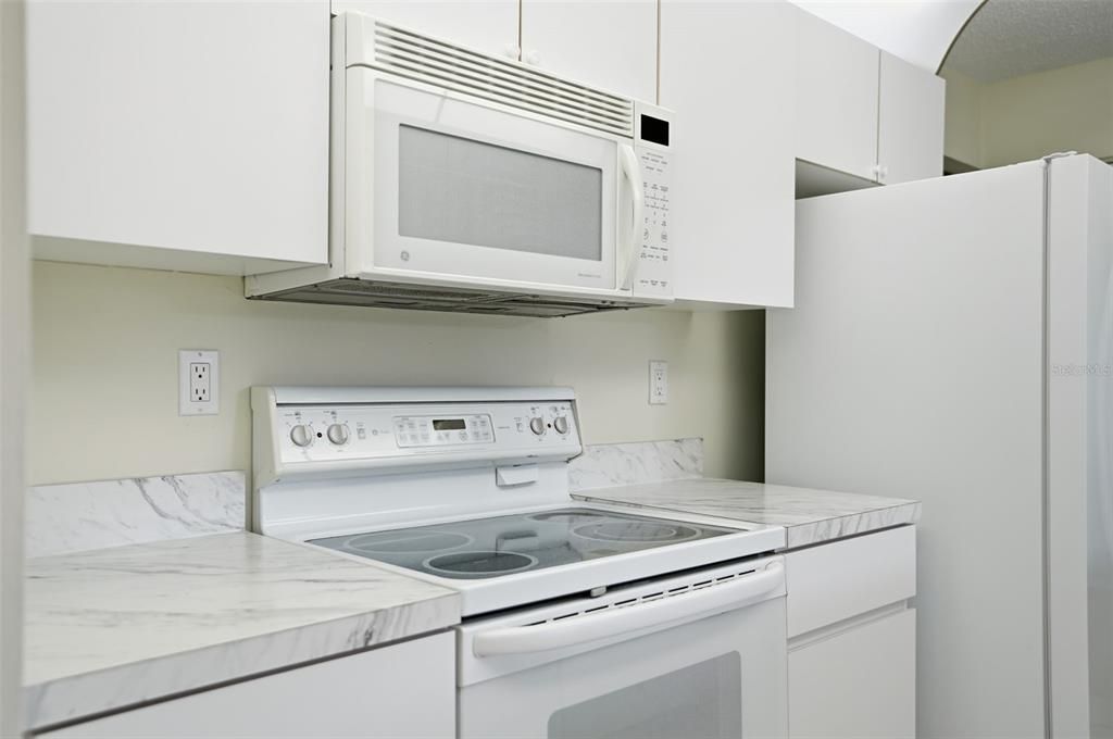 出租: $1,995 (3 贝兹, 3 浴室, 2066 平方英尺)