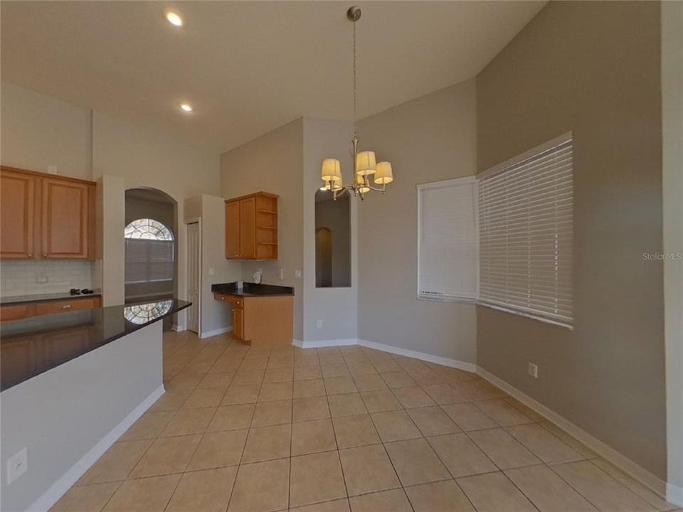 For Rent: $2,839 (4 beds, 3 baths, 2556 Square Feet)