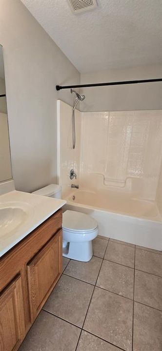 出租: $1,500 (3 贝兹, 2 浴室, 1341 平方英尺)