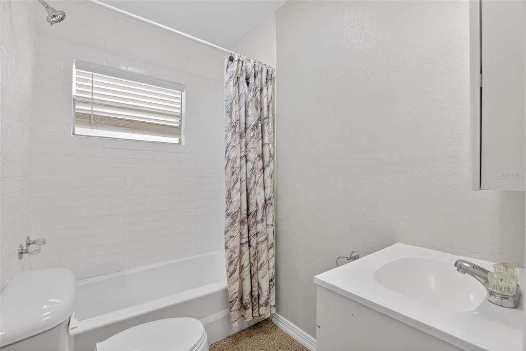 En Venta: $249,900 (3 camas, 2 baños, 1200 Pies cuadrados)